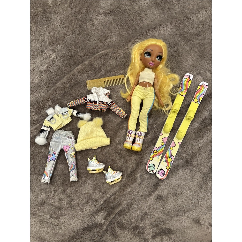 Rainbow High Winter Break Sunny Madison‎ Fashion Doll Outfits Skis Shoes